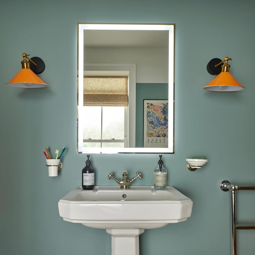 Heritage Kingston Vintage Gold 600mm Illuminated Mirror - Lifestyle